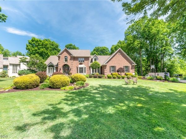 5581 Kingwood Lane , Girard, OH 44420