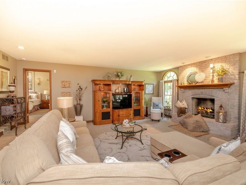 5581 Kingwood Lane, Girard, OH 44420 Photo 12