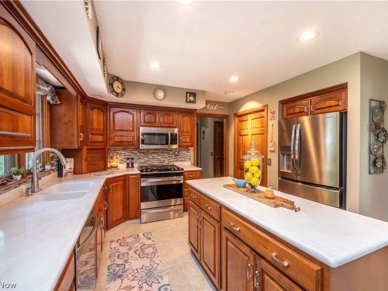 5581 Kingwood Lane, Girard, OH 44420 Photo 17