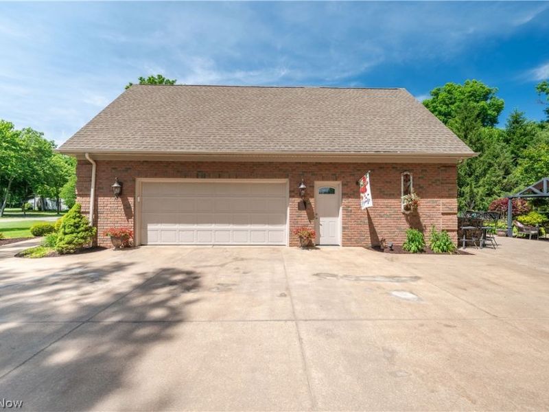 5581 Kingwood Lane, Girard, OH 44420 Photo 4
