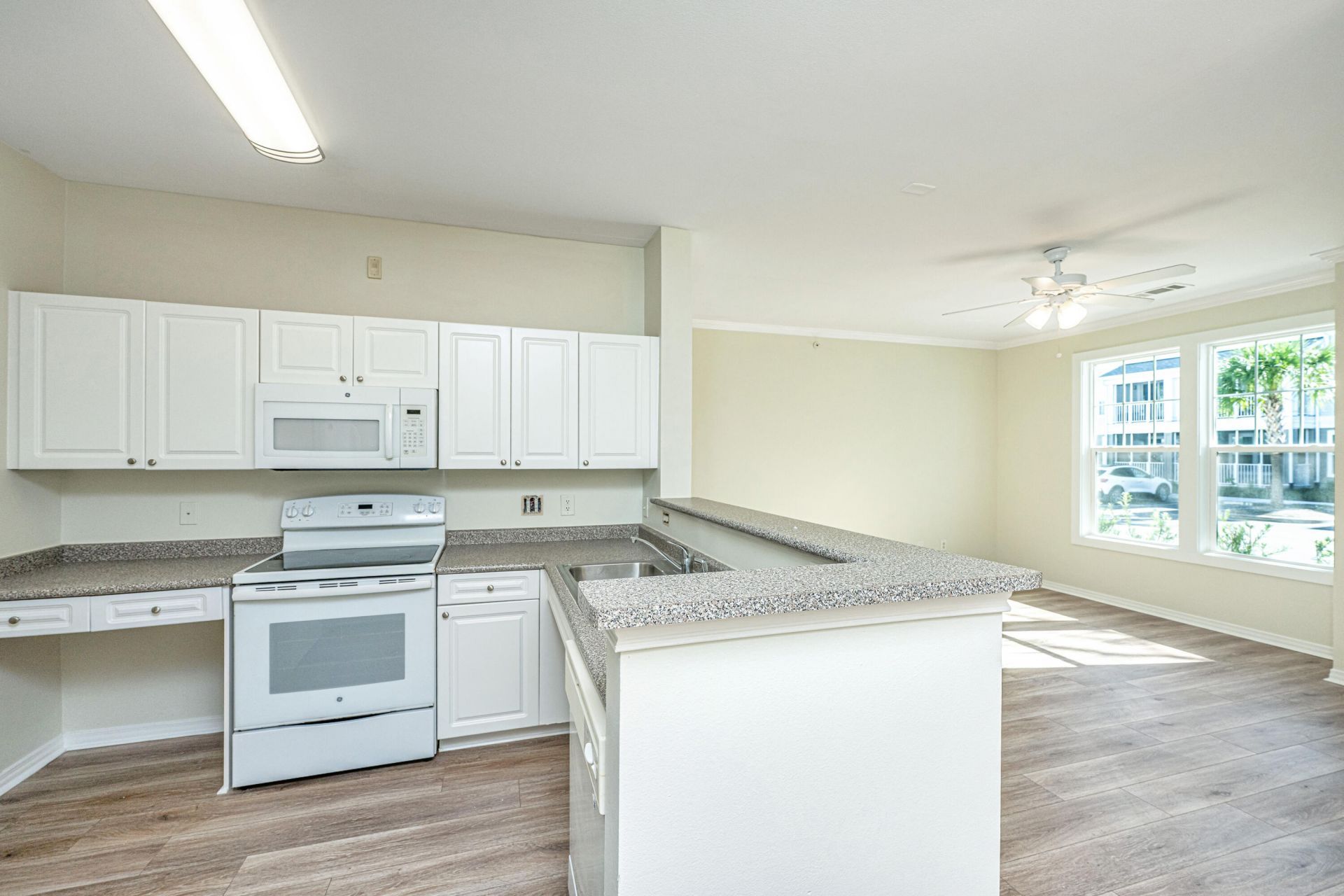 130 River Landing Drive Photo 11