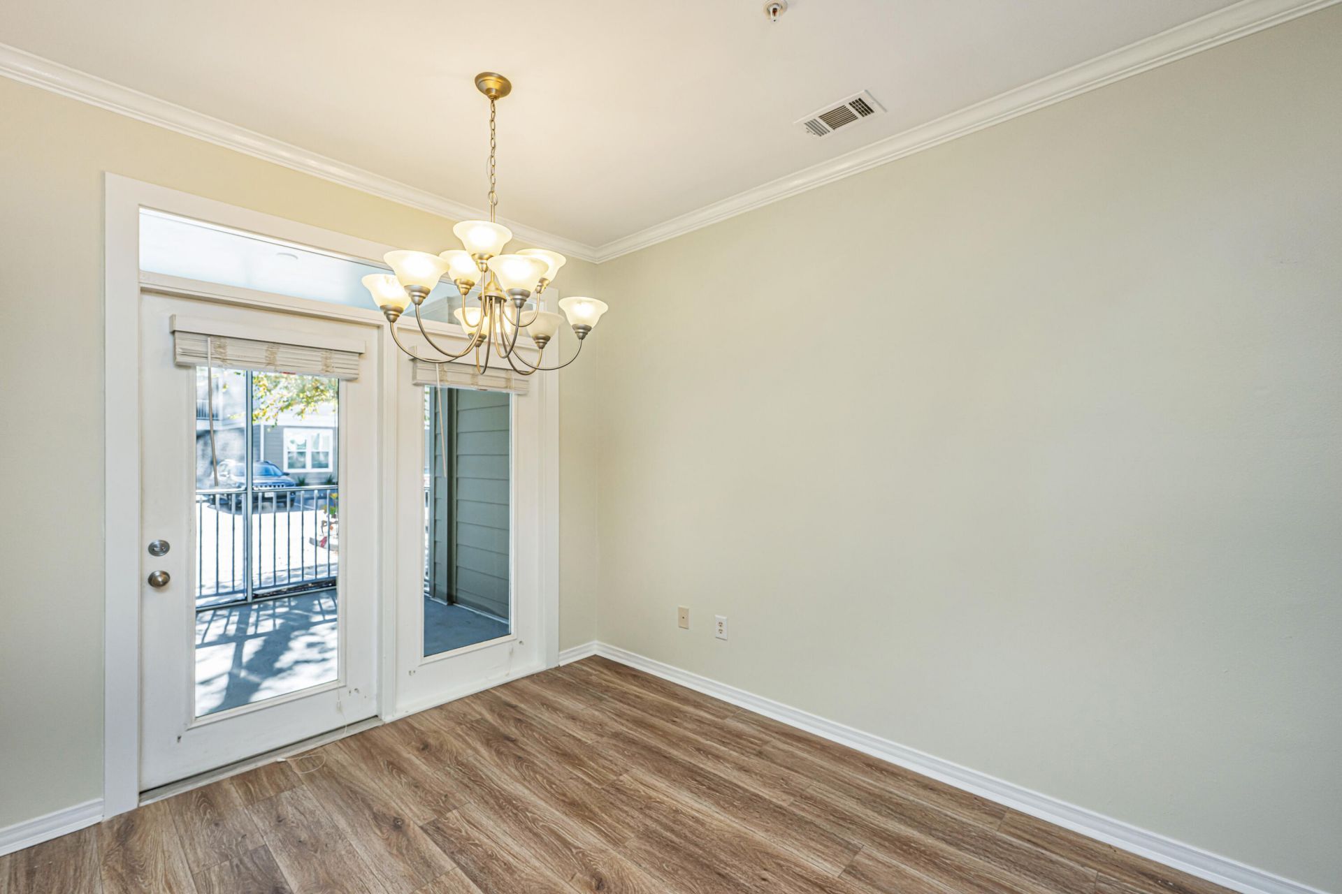 130 River Landing Drive Photo 5