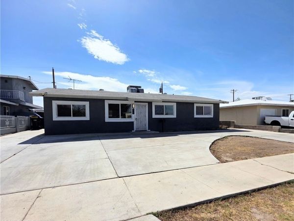 1674 D Street , Las Vegas, NV 89106