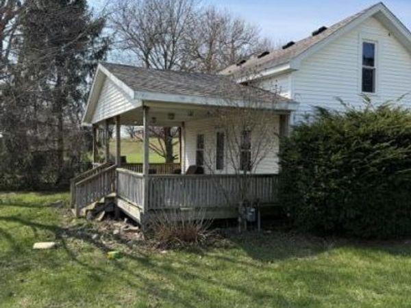 3724 Hennessey Road, Watervliet, MI 49098