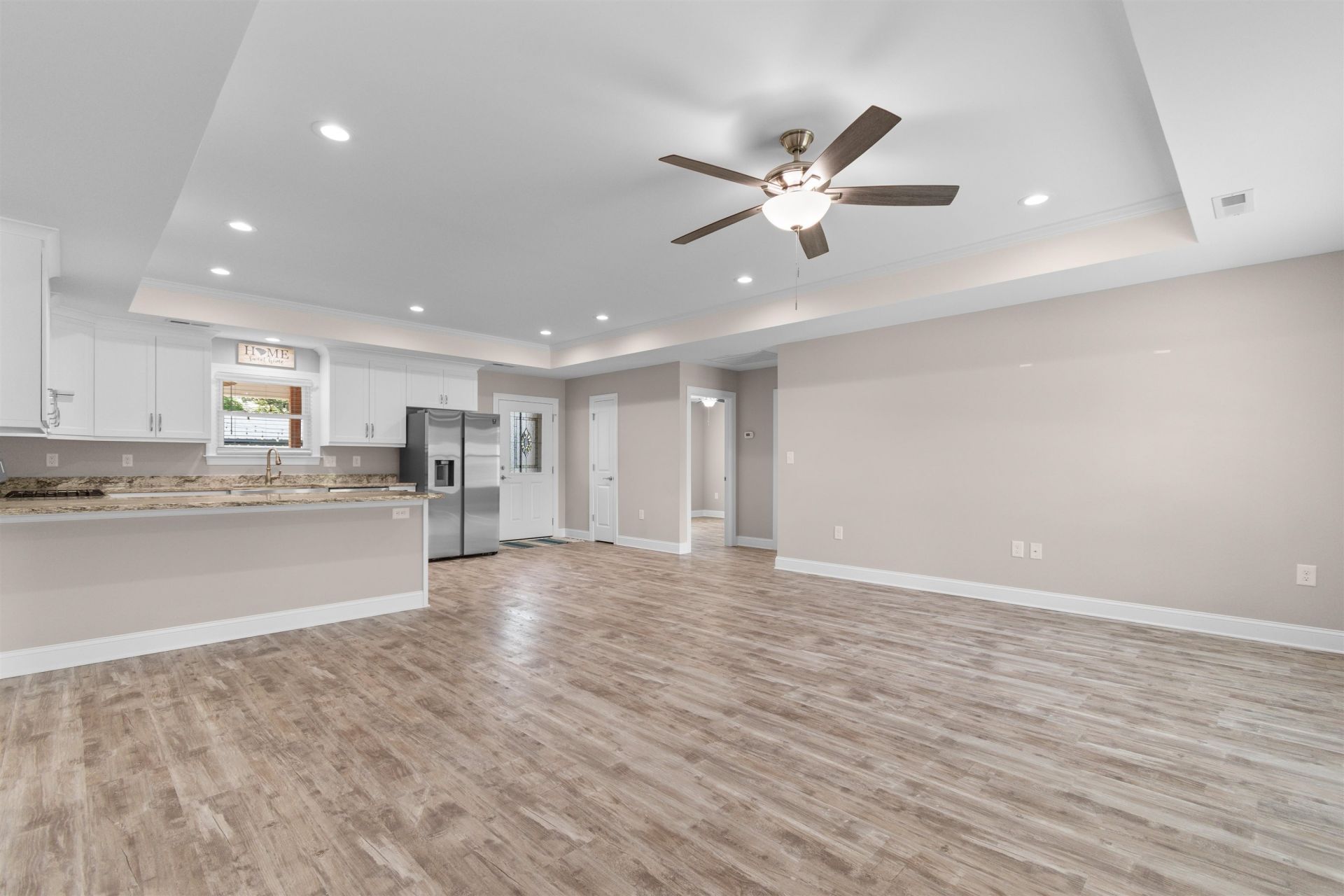 2628 Beaty St.  Photo 6