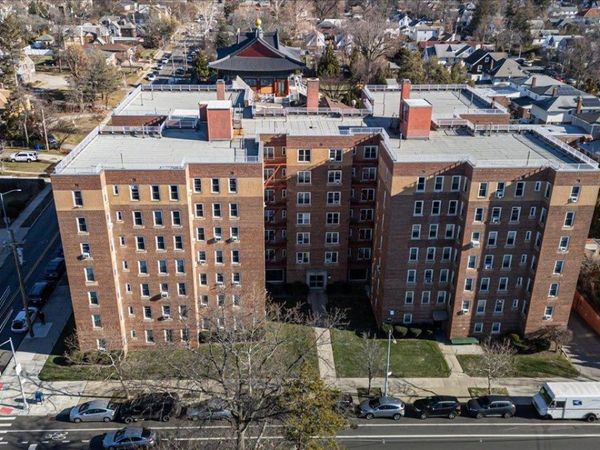 30-11 Parsons Boulevard, Unit 2T, Flushing, NY 11354