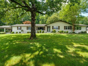 134 County Road 25 , Riceville, TN 37370