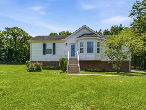 1024 Lynndale Dr, Castalian Springs, TN 37031