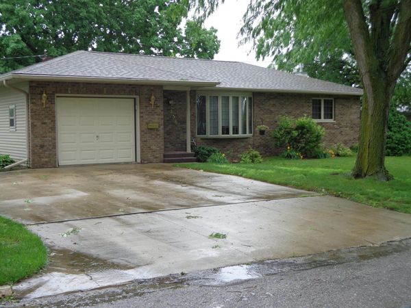 306 NE 16th Avenue, Independence, IA 50644
