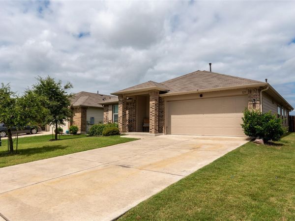 123 Stellamar DR, Hutto, TX 78634