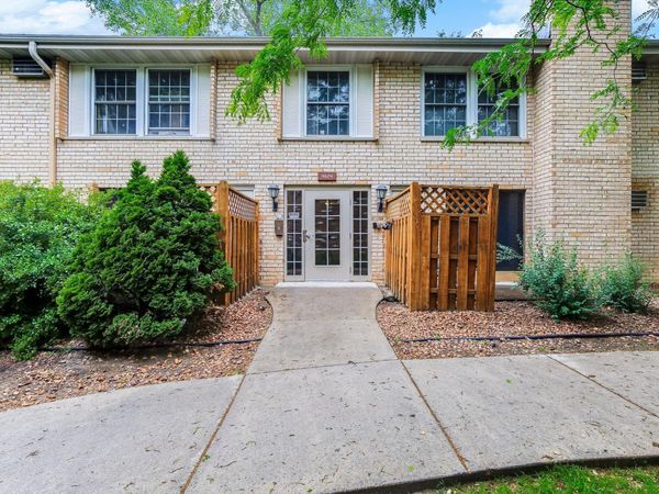 4624 Cedar Lake Road S, Unit 4, Minneapolis, MN 55416