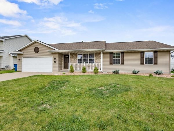 1085 GRASSYMEADOW LANE, Menasha, WI 54952
