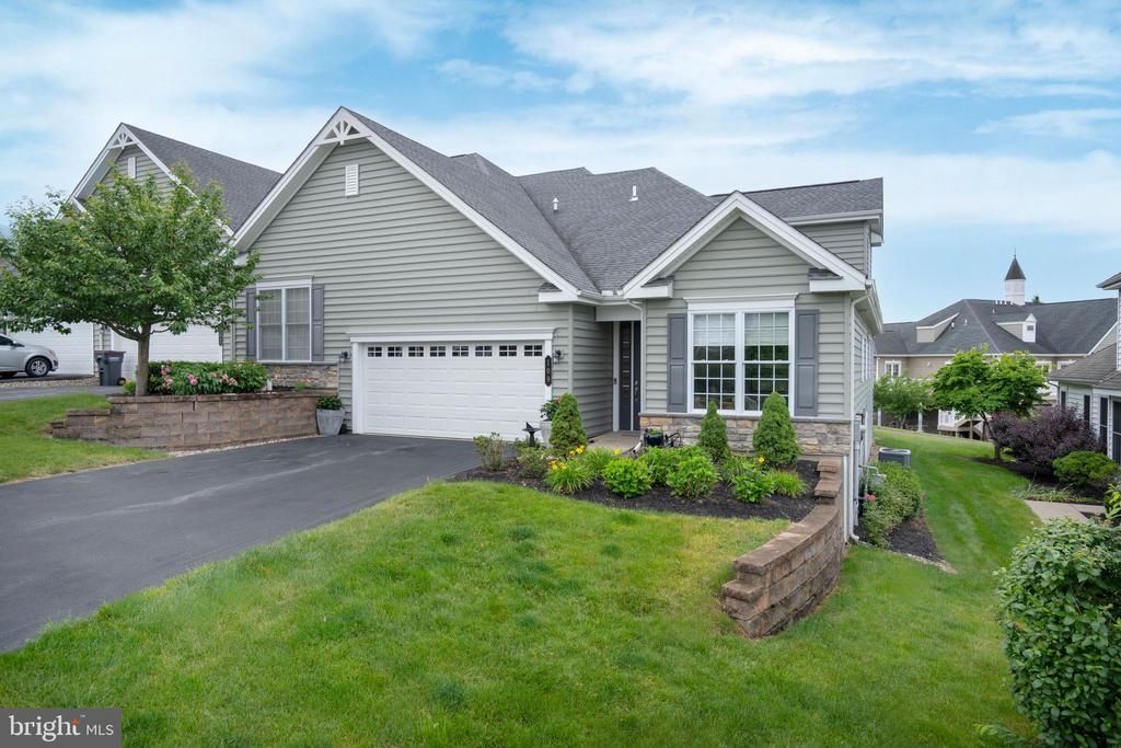 109 Settlers Way, Boalsburg, PA 16827 Main Photo