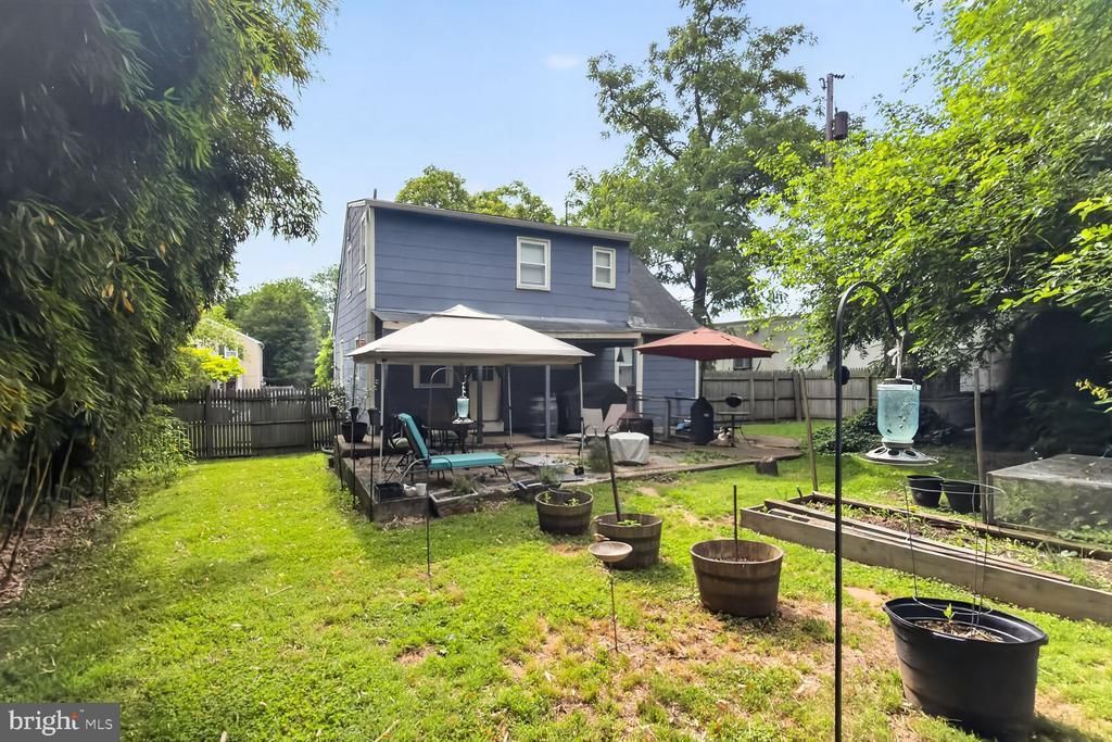 101 W Cameron Road, Falls Church, VA 22046 Main Photo