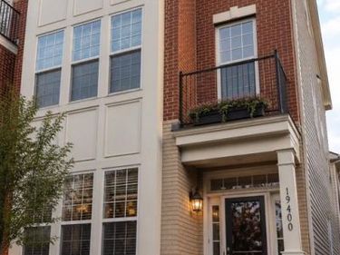 19400 FRONT STREET, LEESBURG, VA 20176