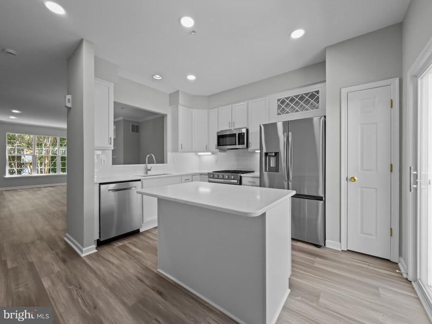 24 Case Mews, Gaithersburg, MD 20878 Main Photo