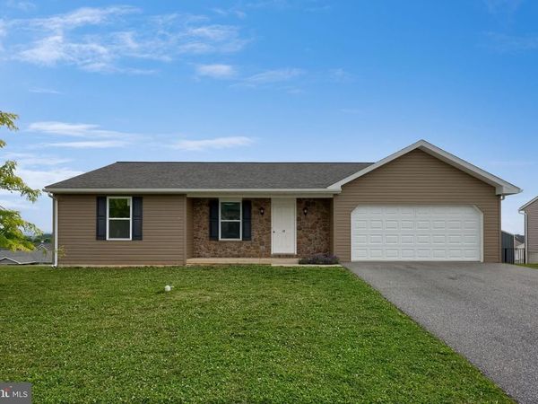 10 HILLSIDE DRIVE , NEWMANSTOWN, PA 17073
