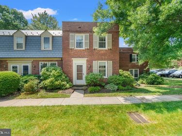 1021 S BARTON STREET , Unit 124, ARLINGTON, VA 22204
