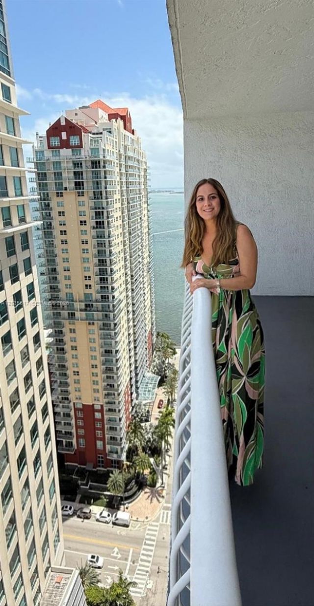 1200 Brickell Bay Dr, Unit 3318, Miami, FL 33131 Photo