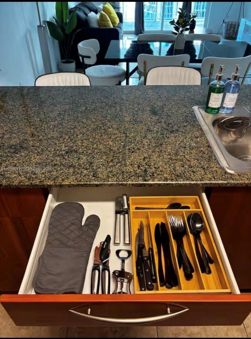 1200 Brickell Bay Dr, Unit 3318, Miami, FL 33131 Photo