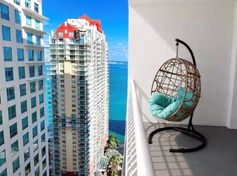 1200 Brickell Bay Dr, Unit 3318, Miami, FL 33131 Photo