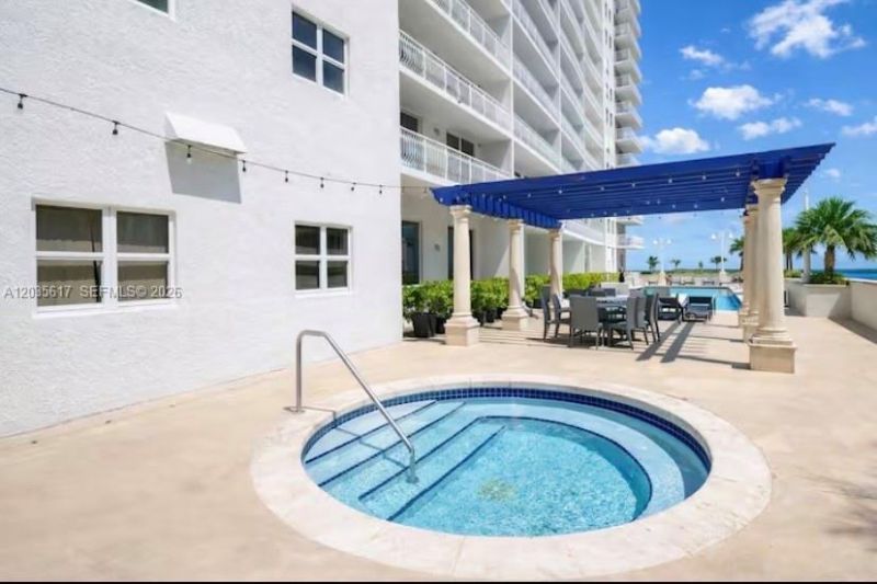 1200 Brickell Bay Dr, Unit 3318, Miami, FL 33131 Photo
