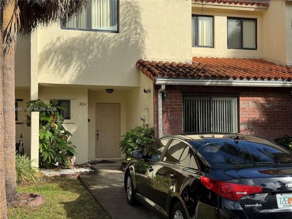 3811 Simms St , Hollywood, FL 33021