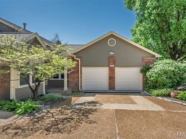 14316 Willow Spring Hill Drive , St Louis, MO 63017