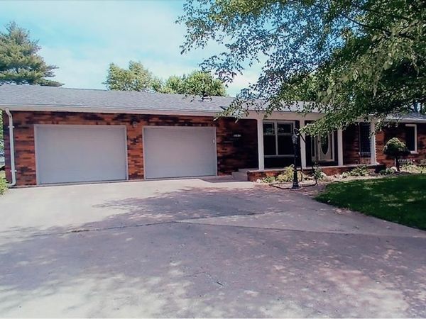 803 W Miller Drive , Staunton, IL 62088