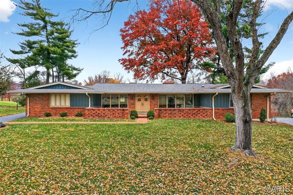 14047 Camberra Court , Chesterfield, MO 63017 Main Photo