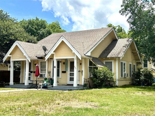 803 Elm ST, Seguin, TX 78155
