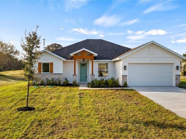 577 DOWLING CIRCLE , LADY LAKE, FL 32159
