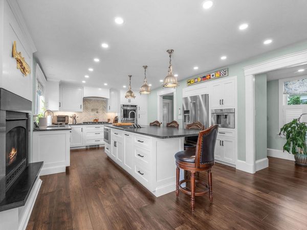 304 Front St, Marion, MA 02738