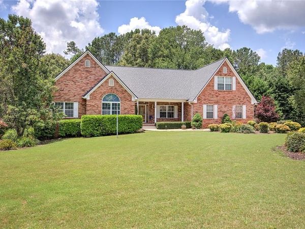 20 Spring Lake Trail NE, White, GA 30184