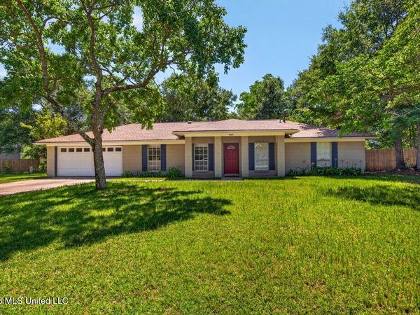 1301 Churchill Drive, Ocean Springs, MS 39564