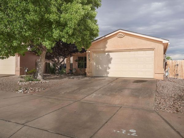 936 Cockatiel Drive SW, Albuquerque, NM 87121
