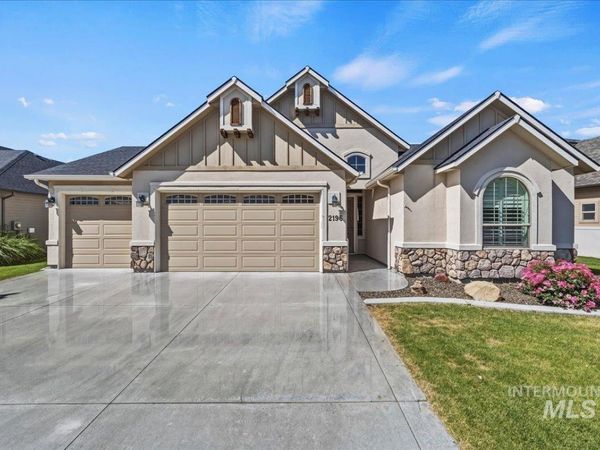 2196 E Deerhill Dr, Meridian, ID 83642