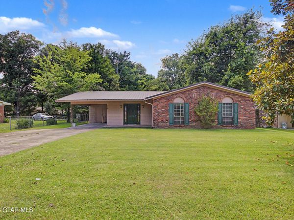 715 Cypress, Starkville, MS 39759