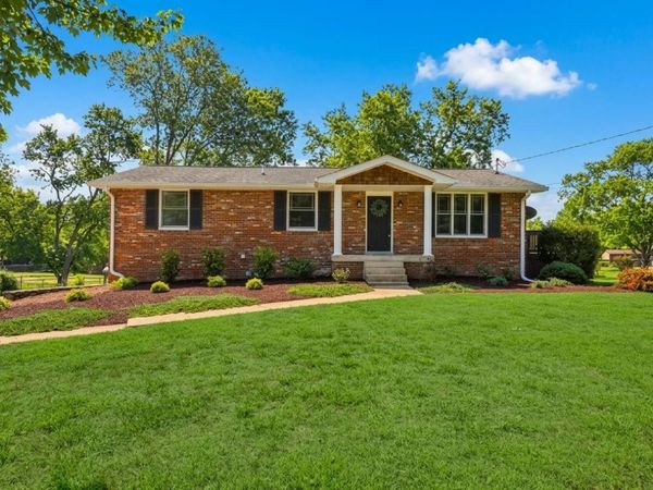 114 Allen Dr , Hendersonville, TN 37075