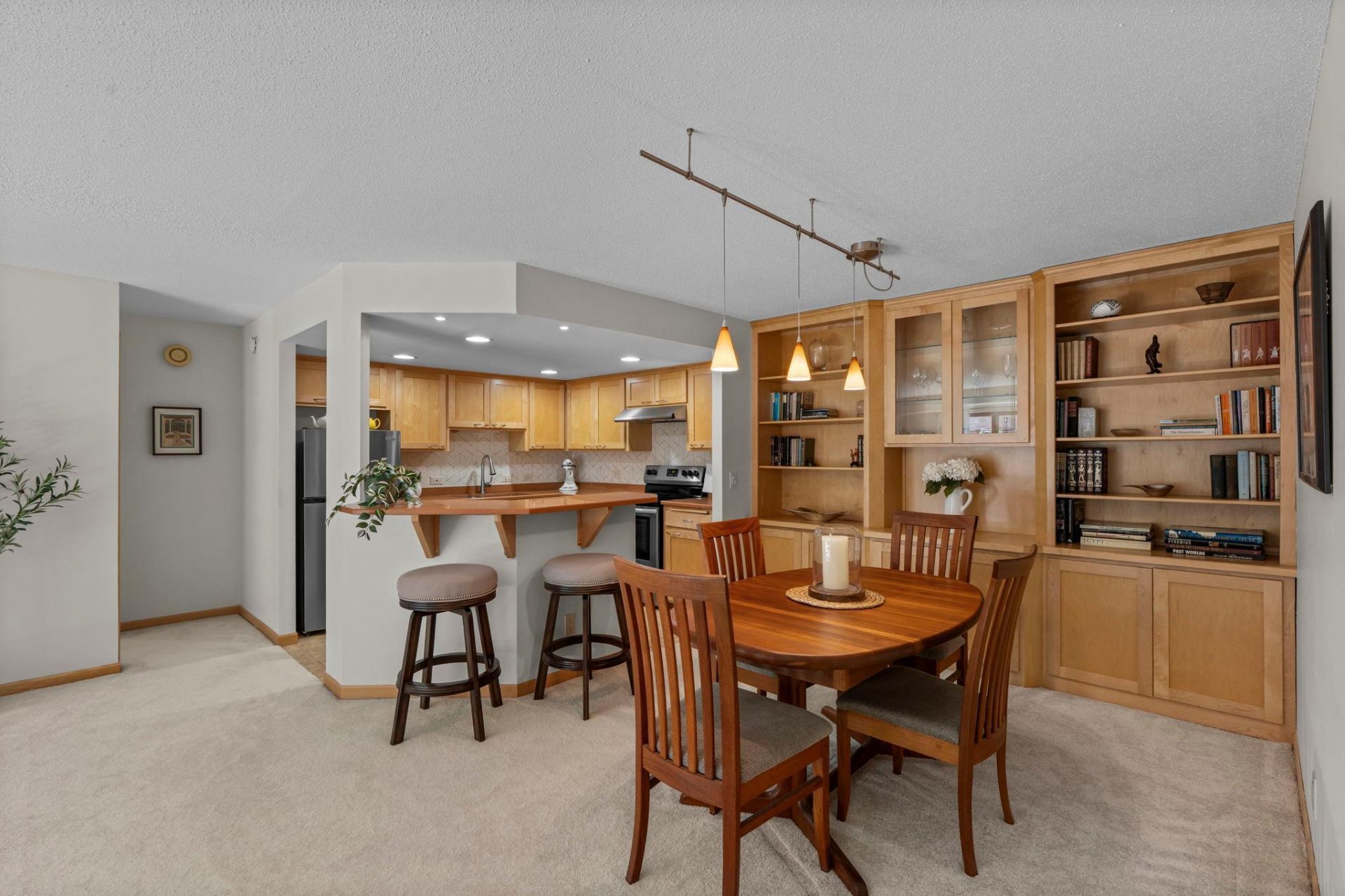 2885 Knox Avenue S, Minneapolis, MN 55408