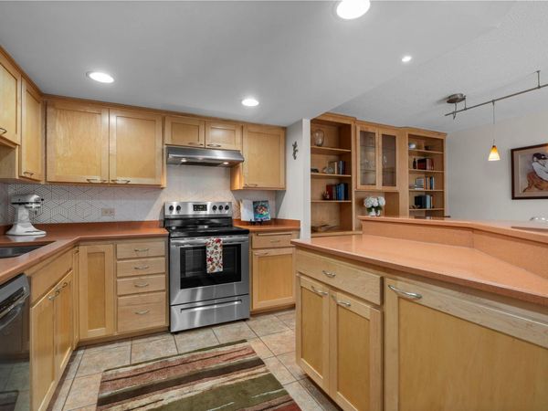 2885 Knox Avenue S, Unit 605, Minneapolis, MN 55408