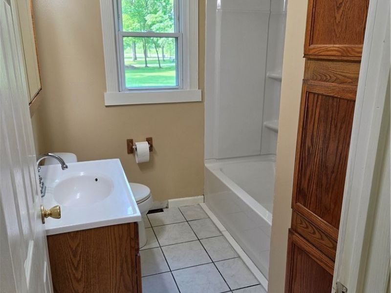 10024 Cummins Lane, Deerfield, OH 44411 Photo 11