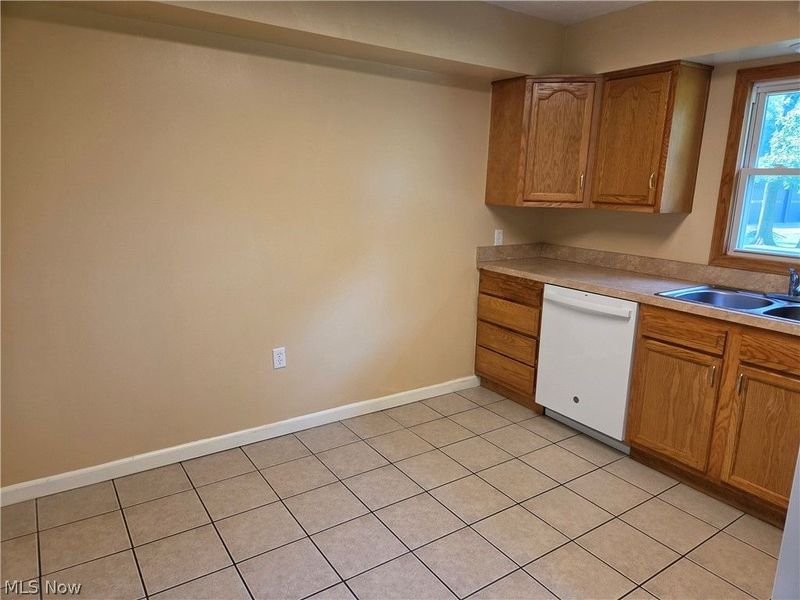 10024 Cummins Lane, Deerfield, OH 44411 Photo 17