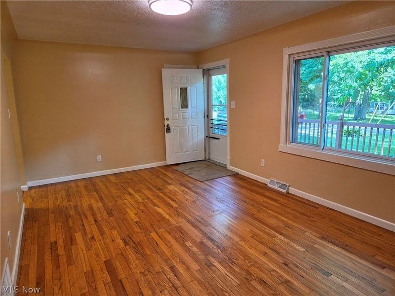 10024 Cummins Lane, Deerfield, OH 44411 Photo 7