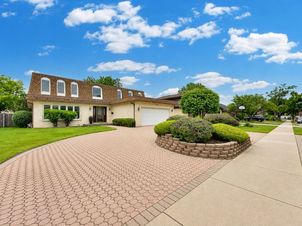 9350 Neenah Avenue , Morton Grove, IL 60053