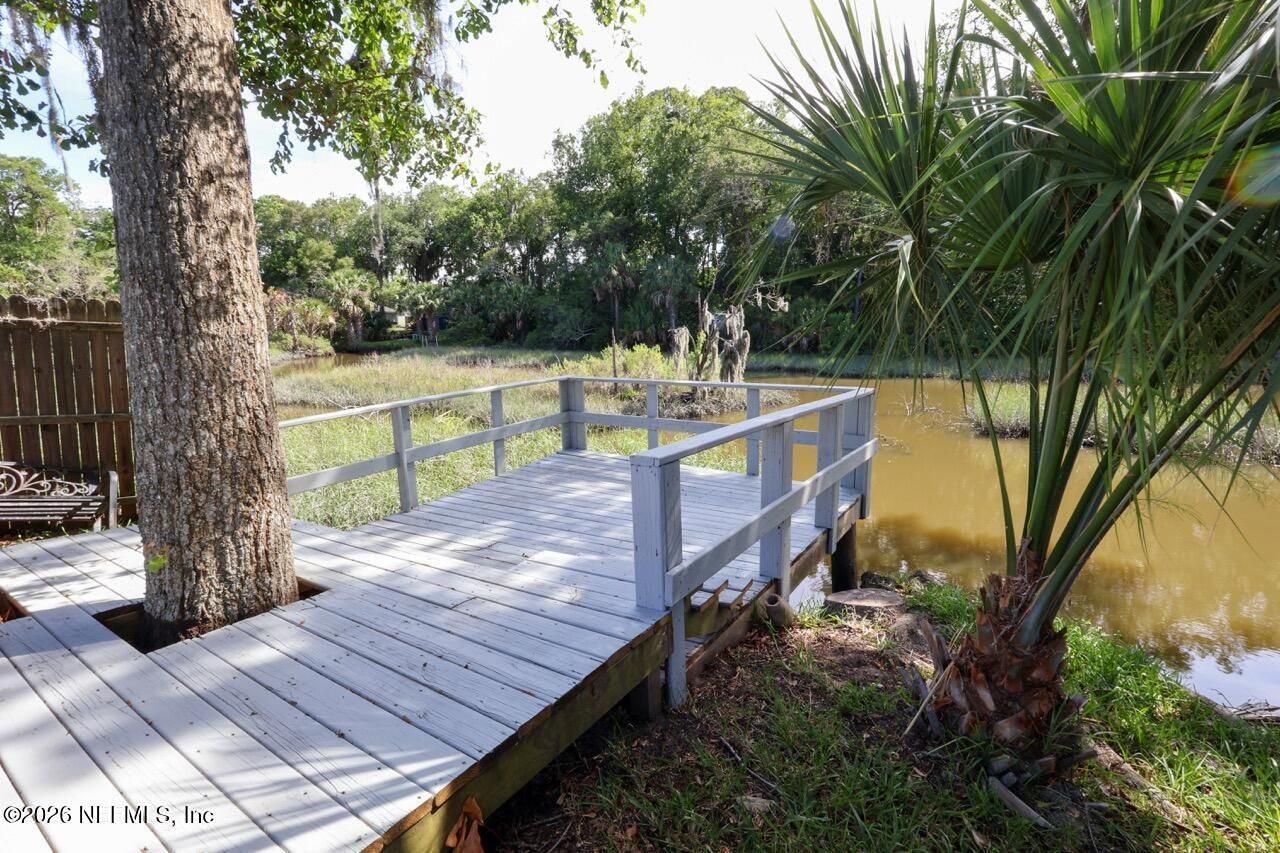 2140 Featherwood Drive W, Jacksonville, FL 32233 Main Photo