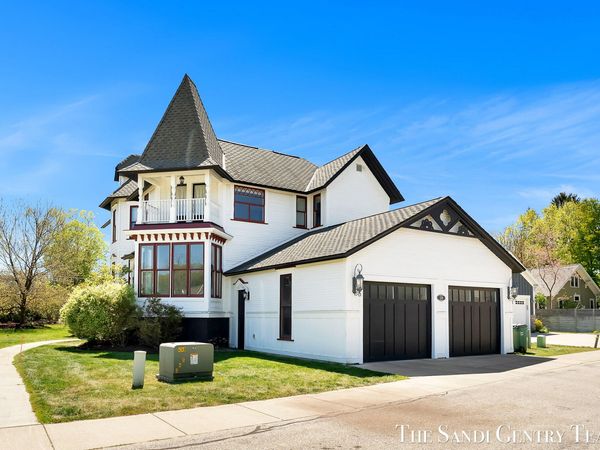 318 Rachaels Way, Spring Lake, MI 49456