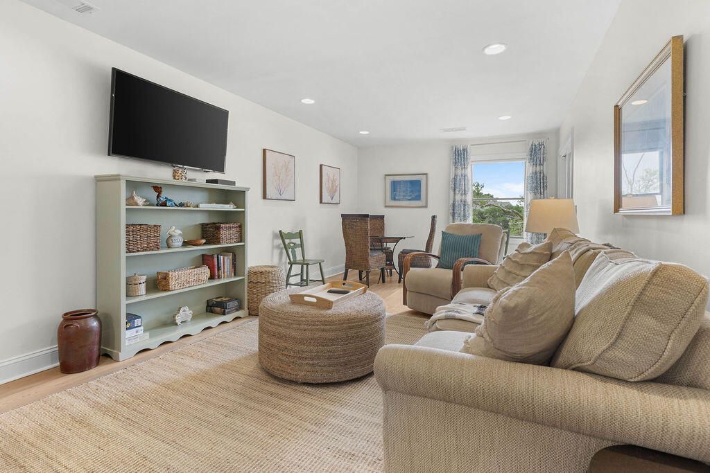 2123 Landfall Way Photo 10