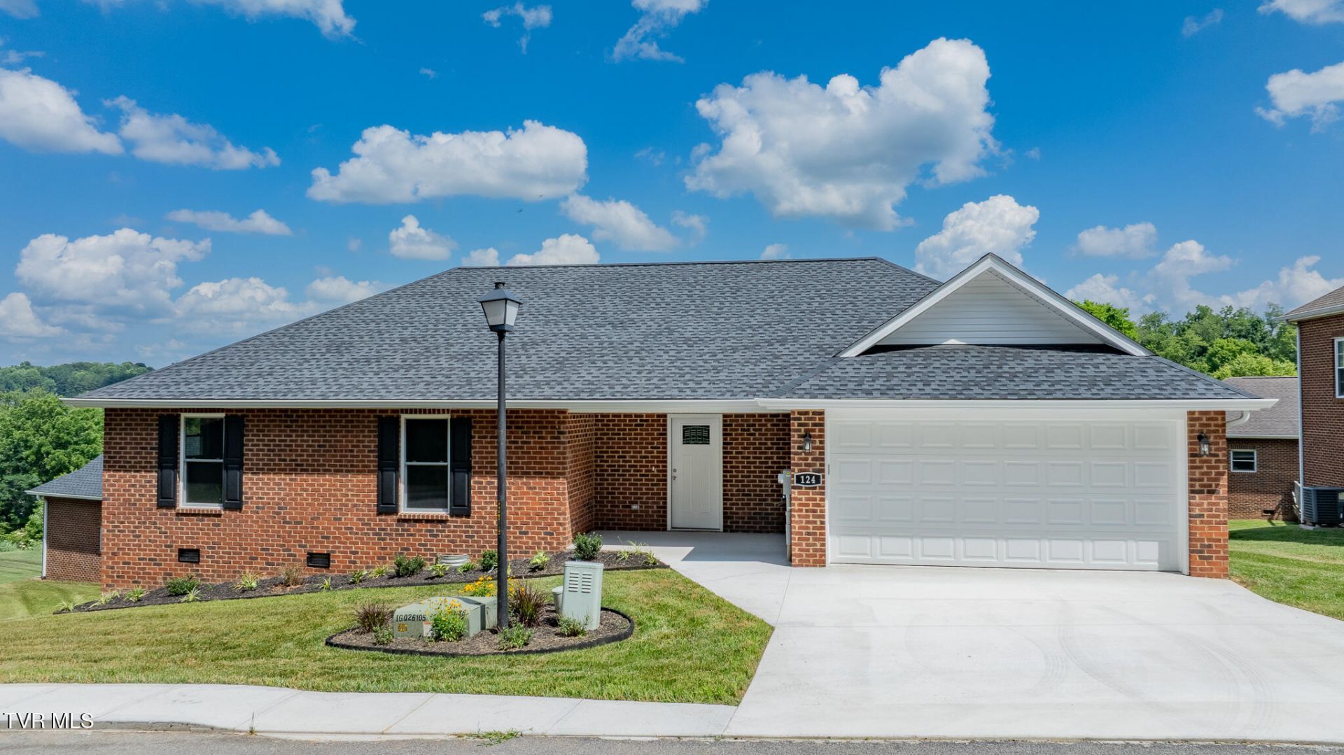 124 Keeneland Circle, Greeneville, TN 37743 Main Photo