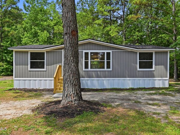 273 Lucilles Place, Burgaw, NC 28425